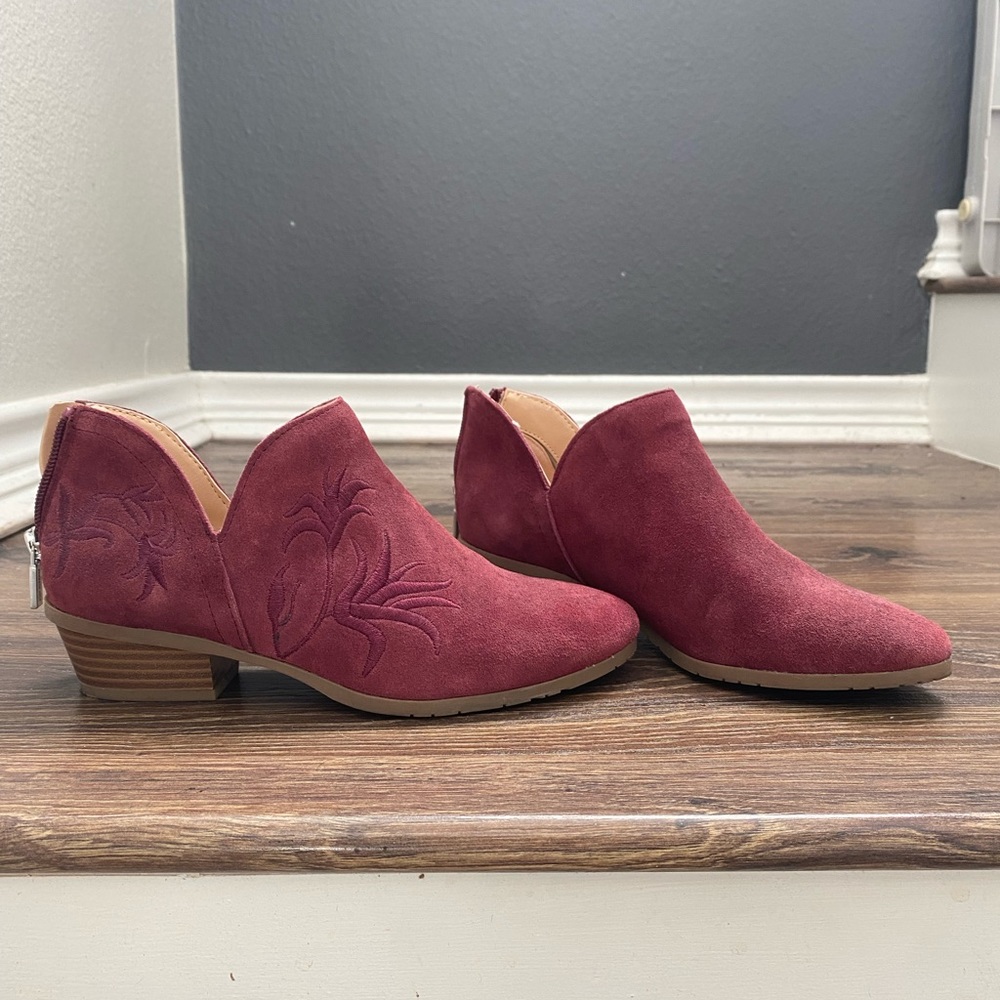 Kenneth Cole Reaction booties